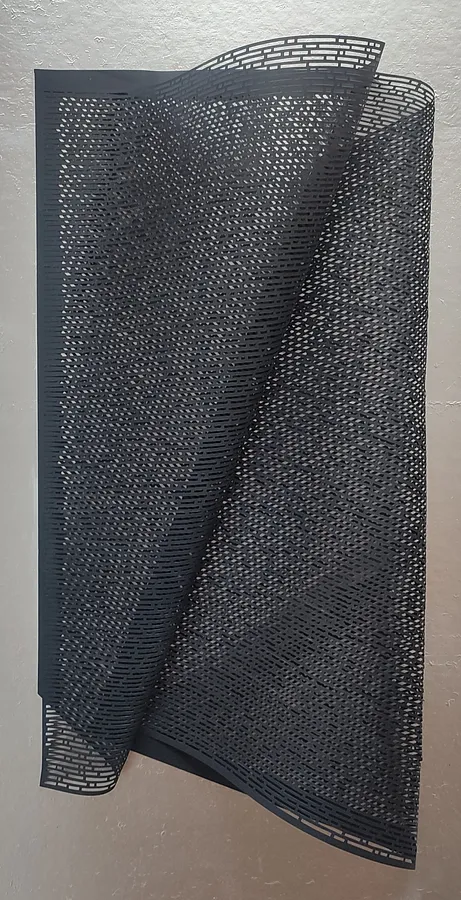 Зображення "Untitled vytynanka (cutting paper) - Неназвана витинанка" від Орест Гелитович, розмір: 100х70 см, матеріали: Папір, фольга, картон, медіум: Графіка, місто: Львів