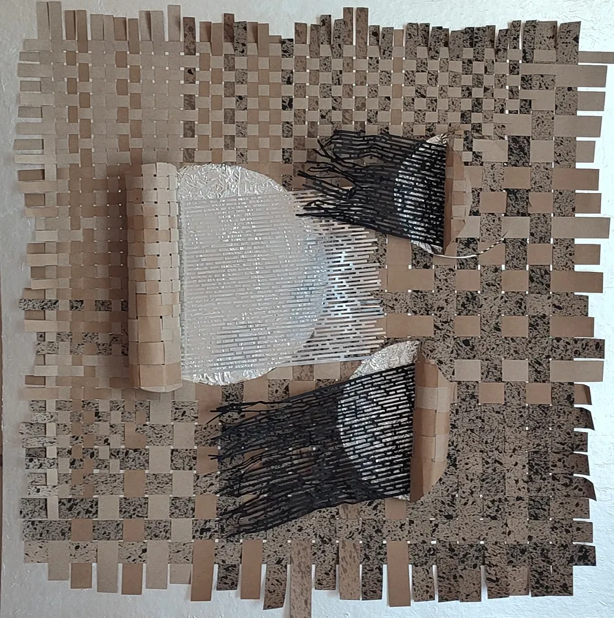 Зображення "Невагомість - Weightlessness" від Орест Гелитович, розмір: 67.5х67.5, матеріали: Картон, папір, фольга, медіум: Графіка, місто: Львів